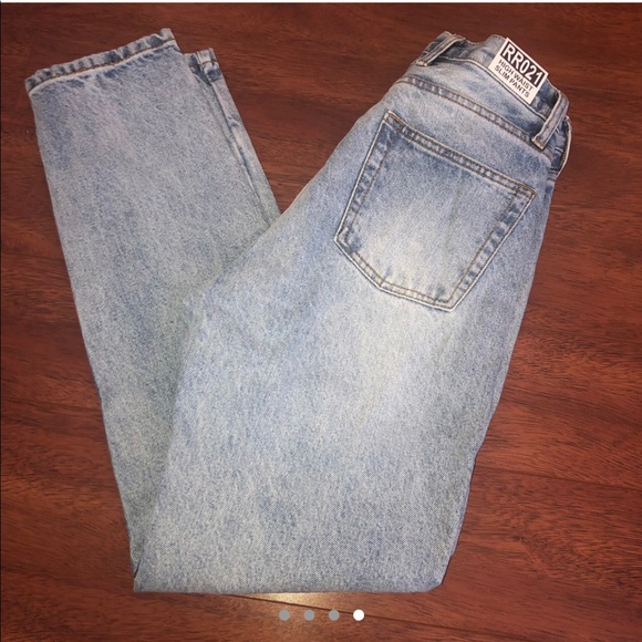 Brandy Melville Jane Jeans - Picture 4 of 4